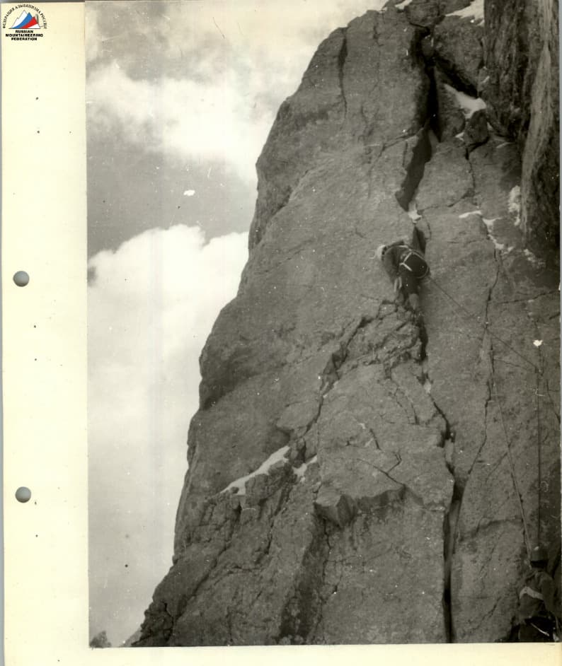 12_image_0.jpg